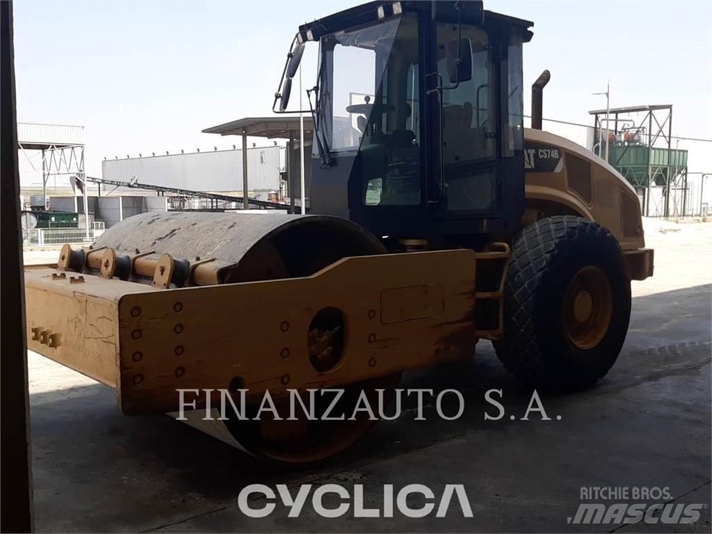 CAT CS74B Vienvalča grunts veltņi