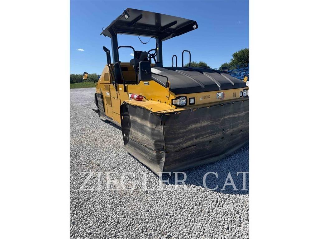 CAT CW 34 Pneimatiskie veltņi