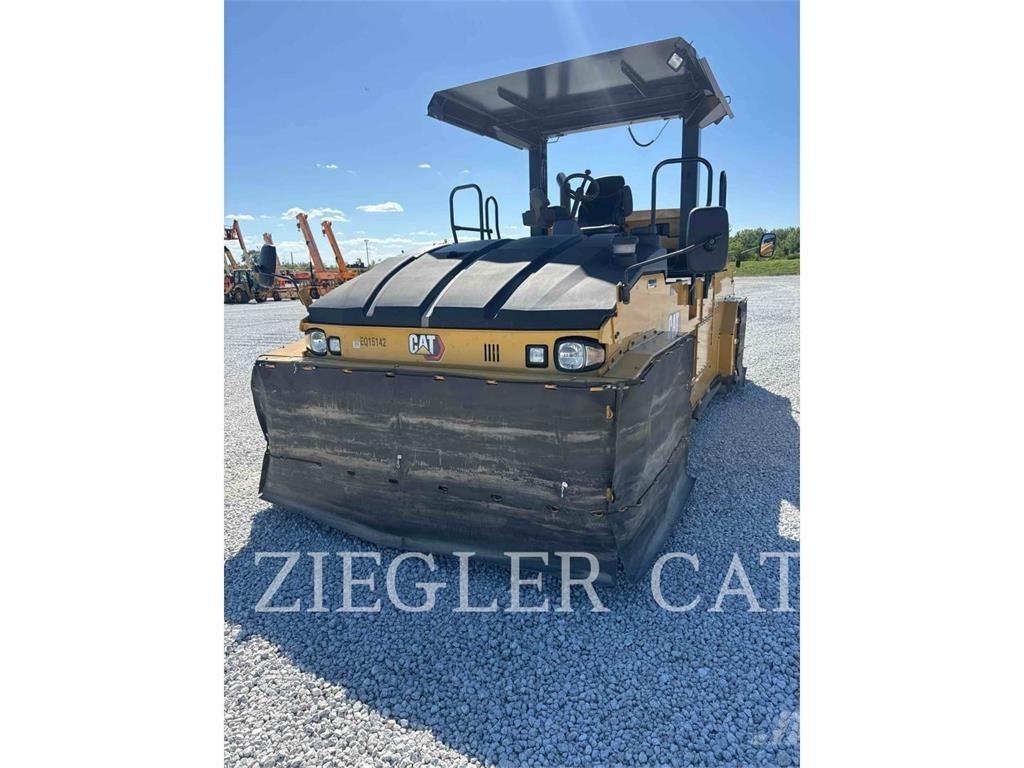 CAT CW 34 Pneimatiskie veltņi