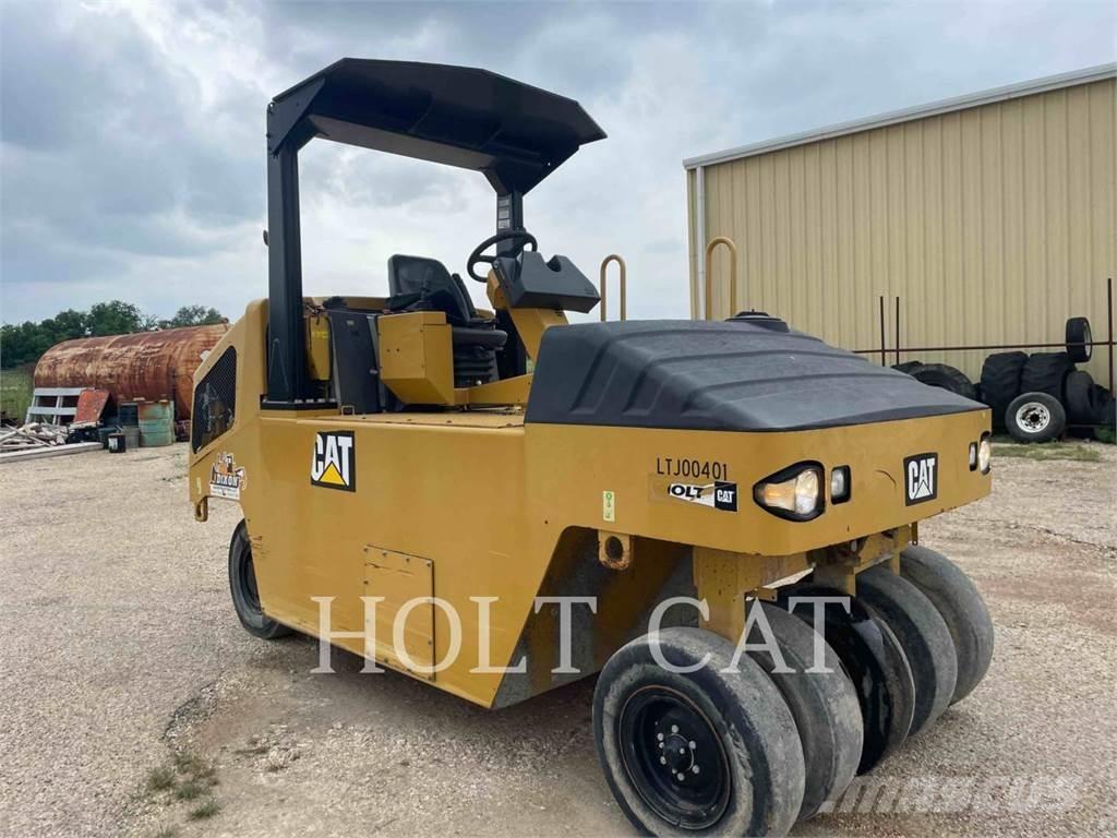 CAT CW14 Pneimatiskie veltņi