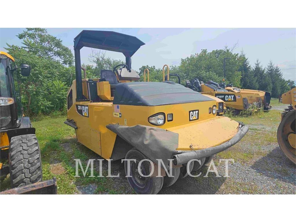 CAT CW14 Pneimatiskie veltņi