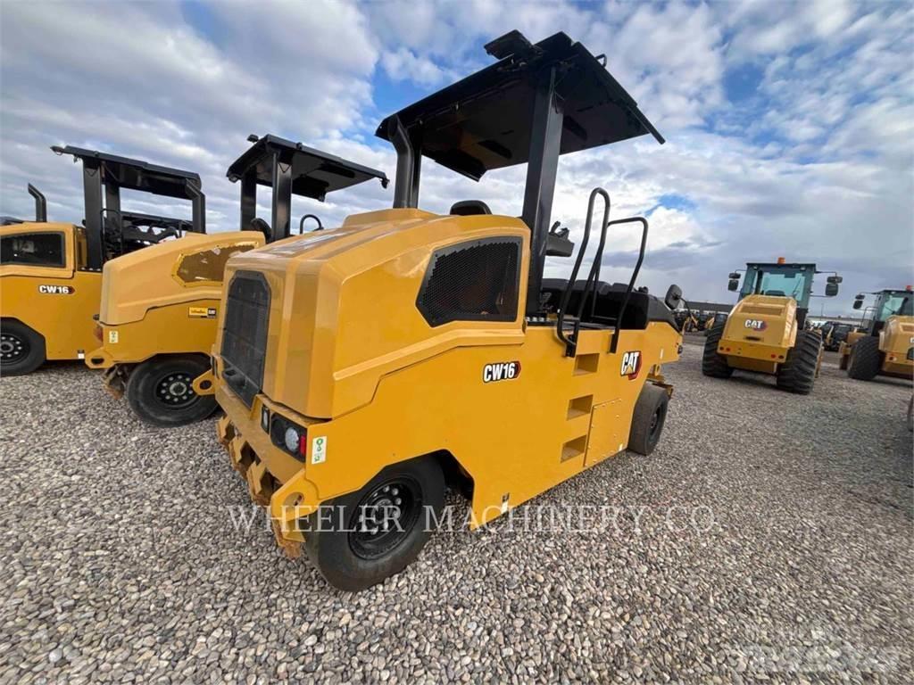 CAT CW16 Pneimatiskie veltņi