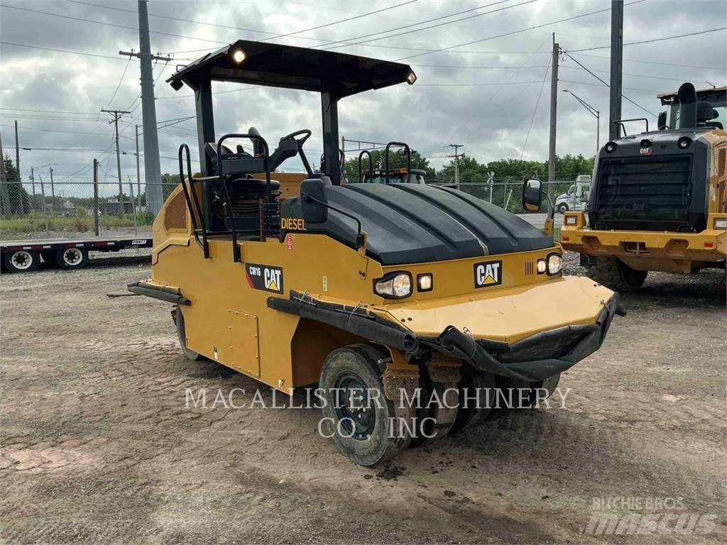 CAT CW16 Pneimatiskie veltņi