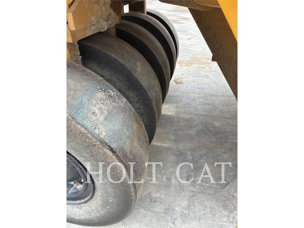 CAT CW16 Vienvalča grunts veltņi