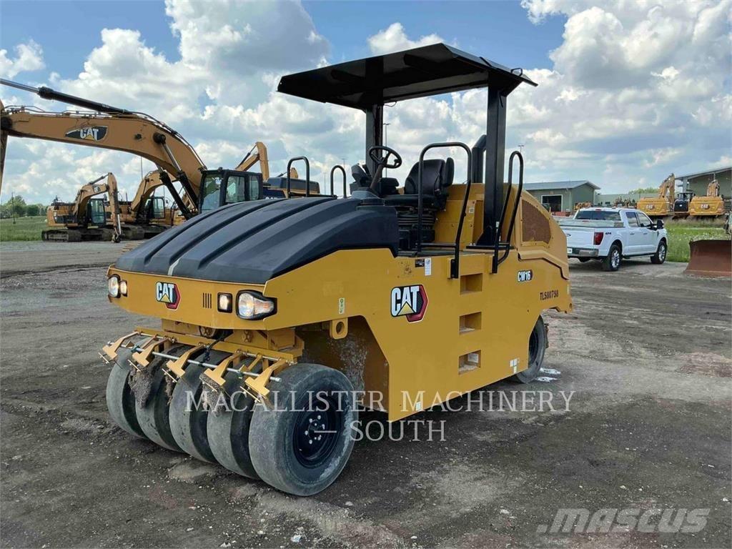 CAT CW16 Pneimatiskie veltņi