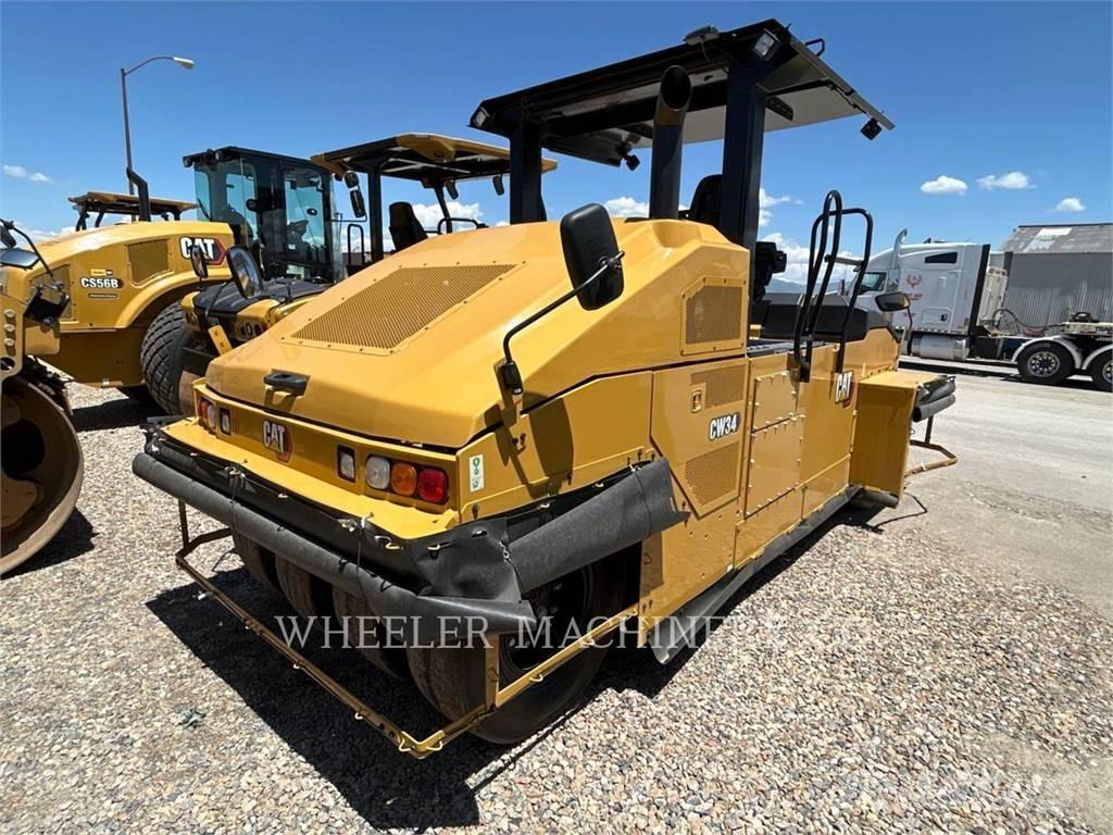 CAT CW34 Pneimatiskie veltņi