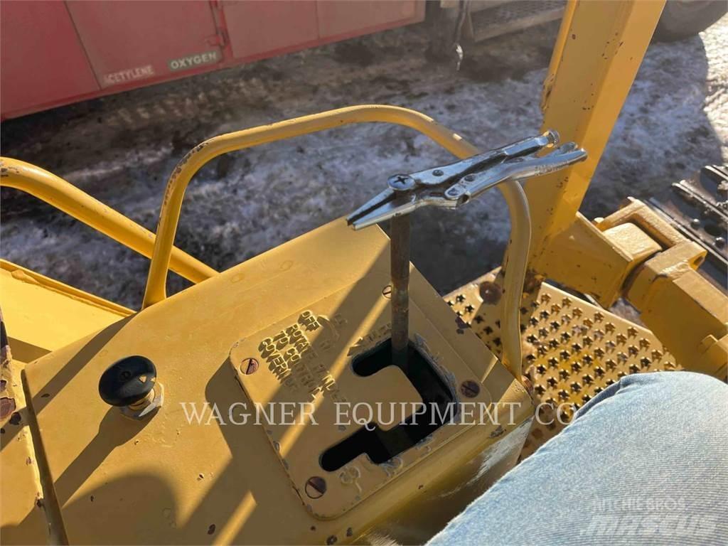 CAT D1 Kāpurķēžu buldozeri