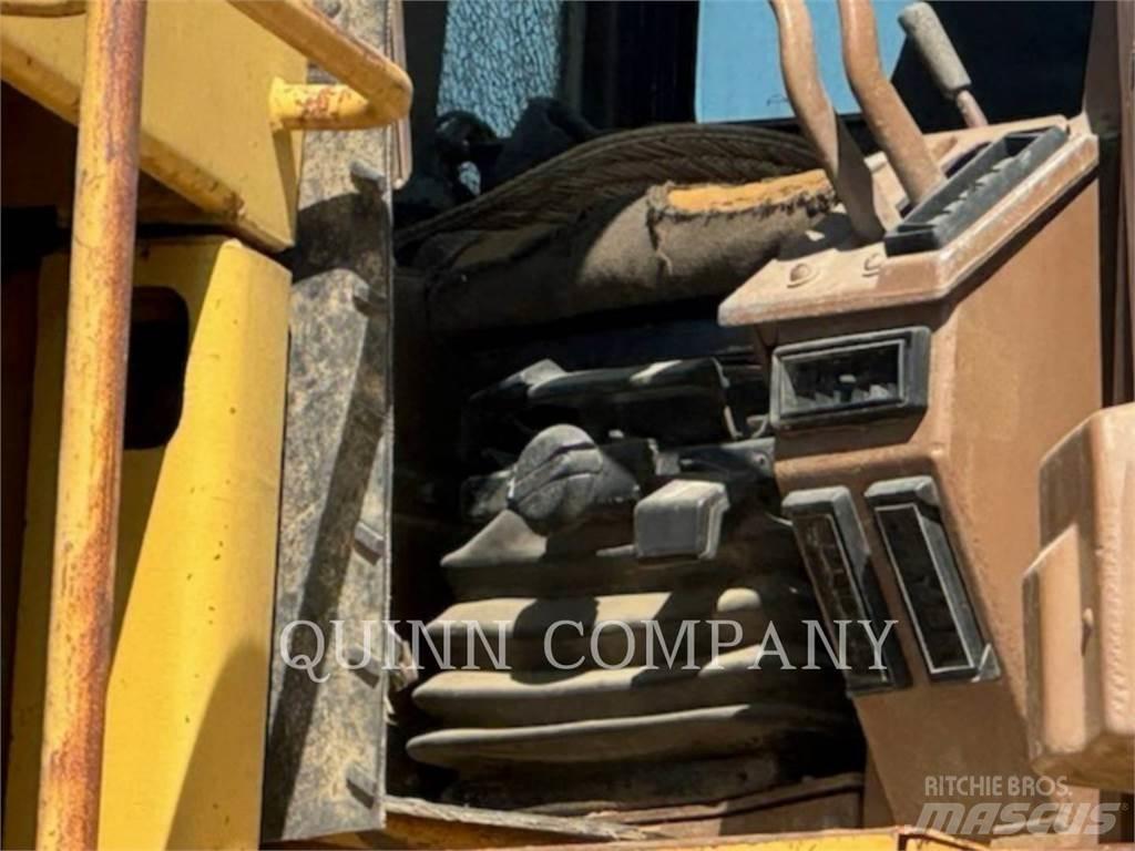CAT D10 Kāpurķēžu buldozeri