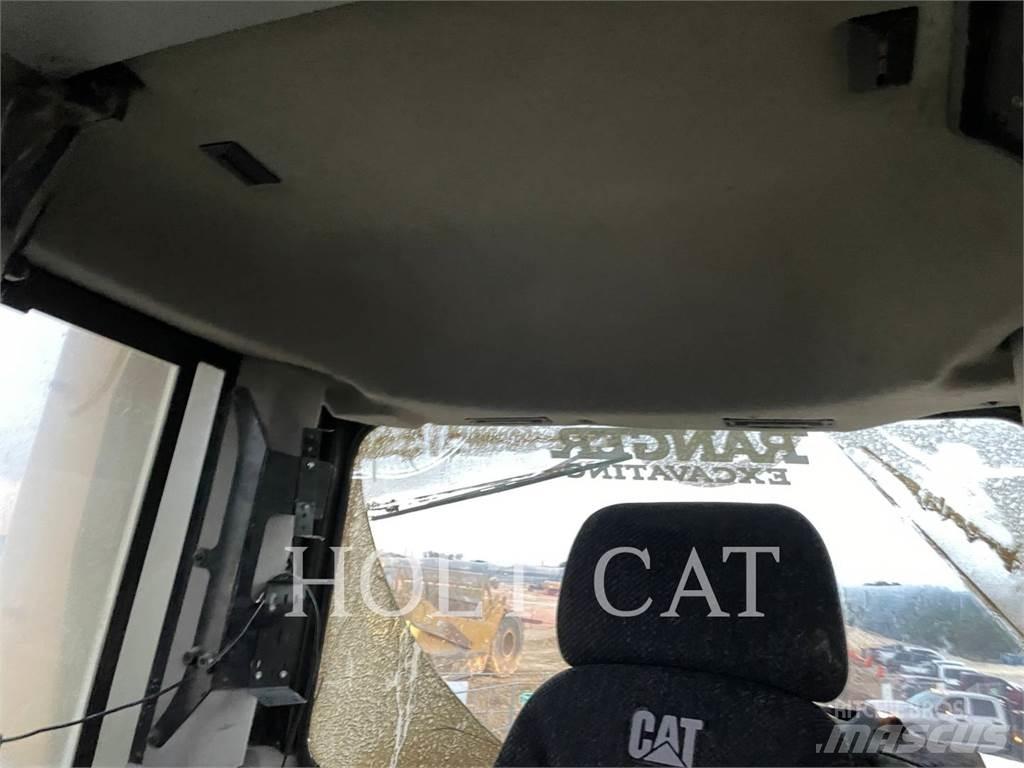 CAT D10T2 Kāpurķēžu buldozeri