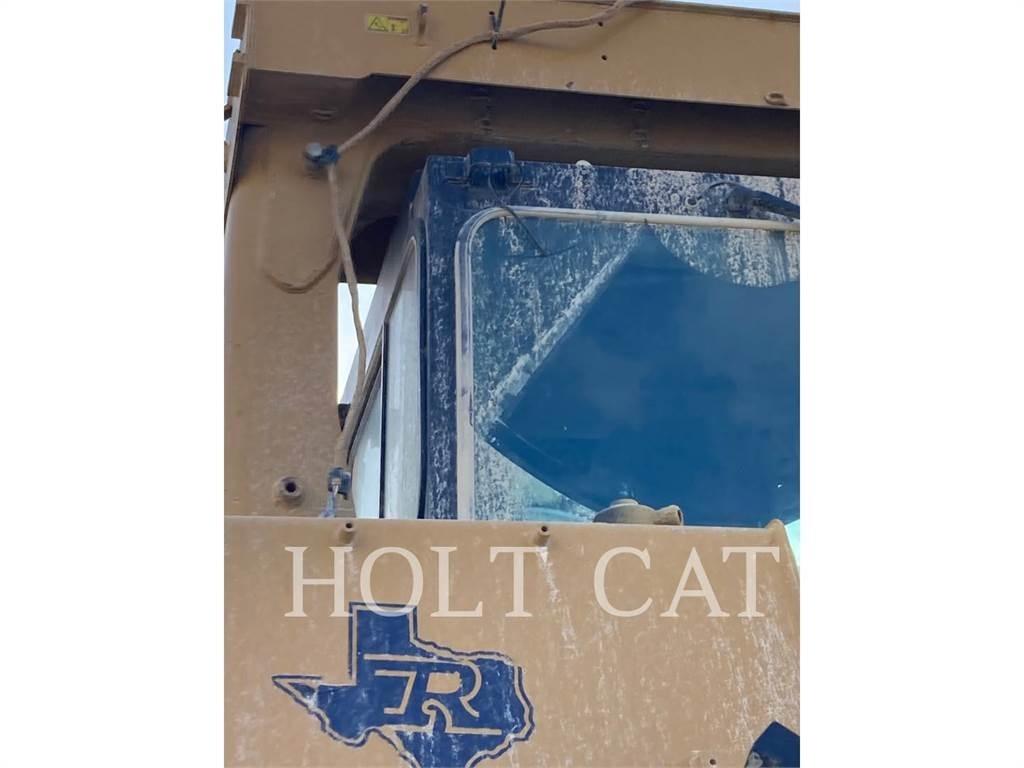 CAT D10T2 Kāpurķēžu buldozeri