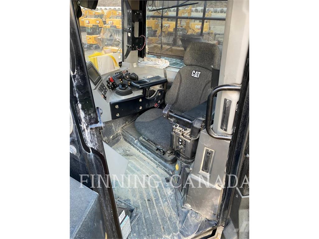 CAT D10T2 Kāpurķēžu buldozeri