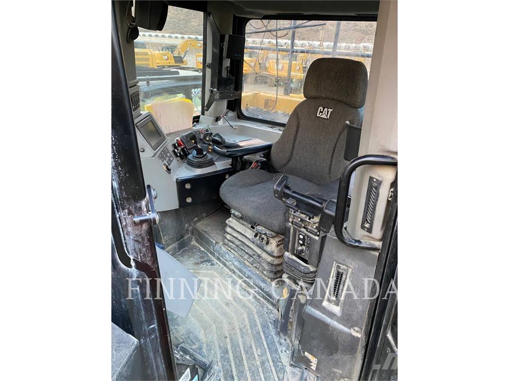 CAT D10T2 Kāpurķēžu buldozeri