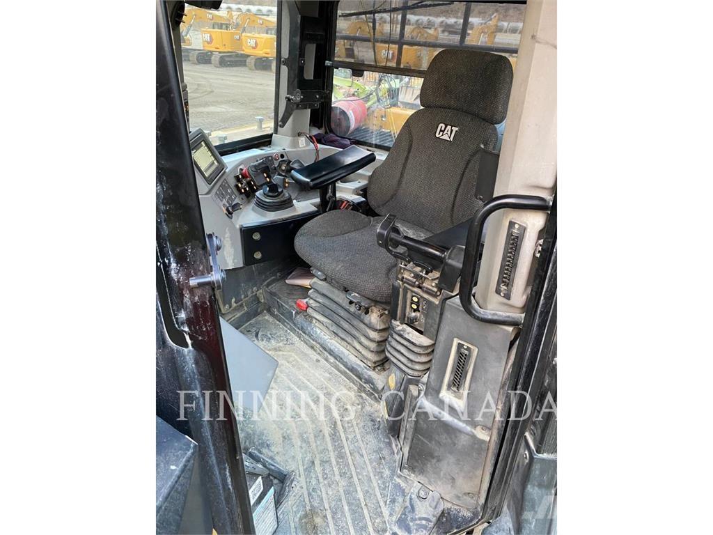 CAT D10T2 Kāpurķēžu buldozeri