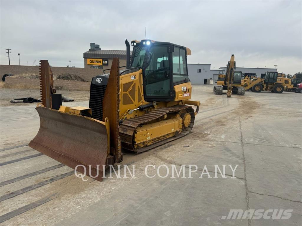 CAT D2 Ekskavatori-iekrāvēji