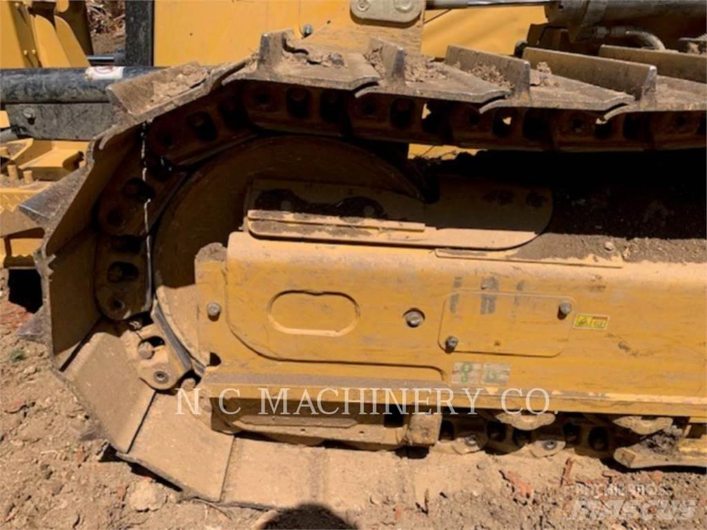 CAT D3 Kāpurķēžu buldozeri