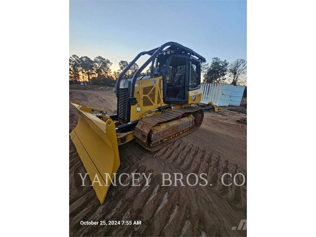 CAT D3 Kāpurķēžu buldozeri