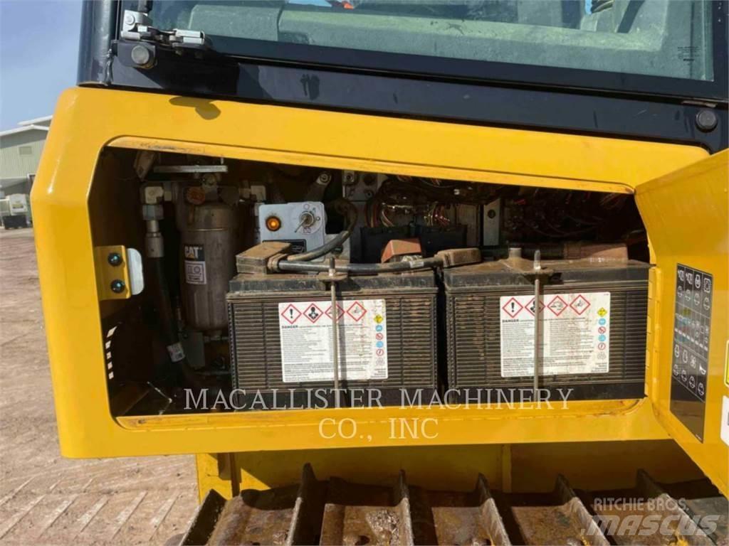 CAT D3 Kāpurķēžu buldozeri