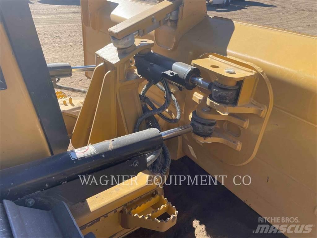 CAT D3 Kāpurķēžu buldozeri