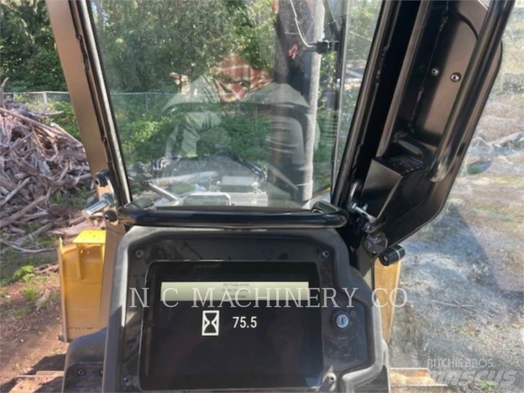 CAT D3 CB Kāpurķēžu buldozeri