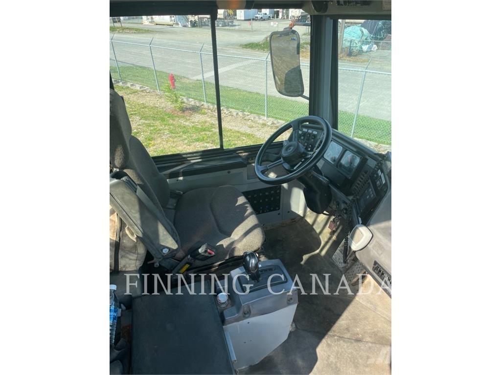 CAT D300E Artikulētie pašizgāzēji