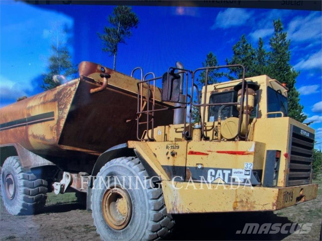 CAT D30D Skrēperi
