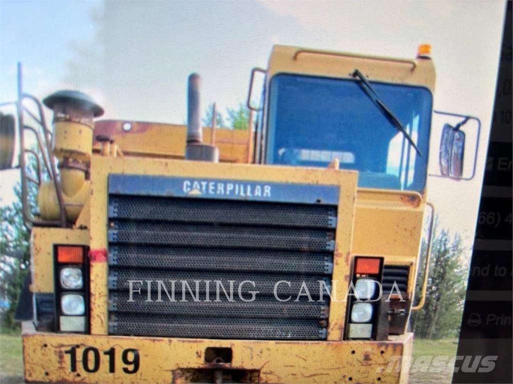 CAT D30D Skrēperi