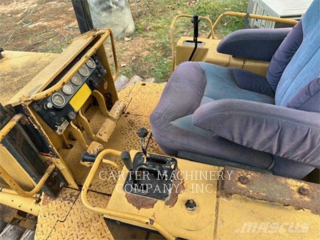 CAT D3BLGP Kāpurķēžu buldozeri