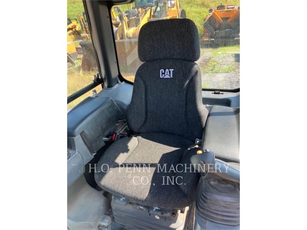 CAT D3K2XL Kāpurķēžu buldozeri
