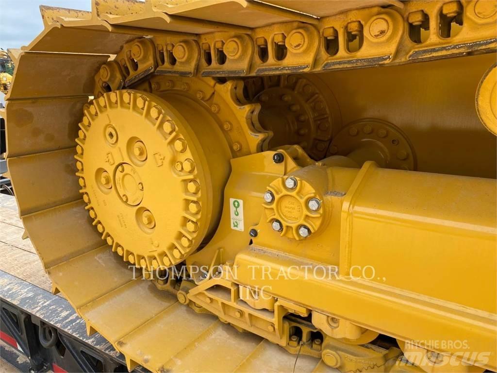 CAT D4 Kāpurķēžu buldozeri