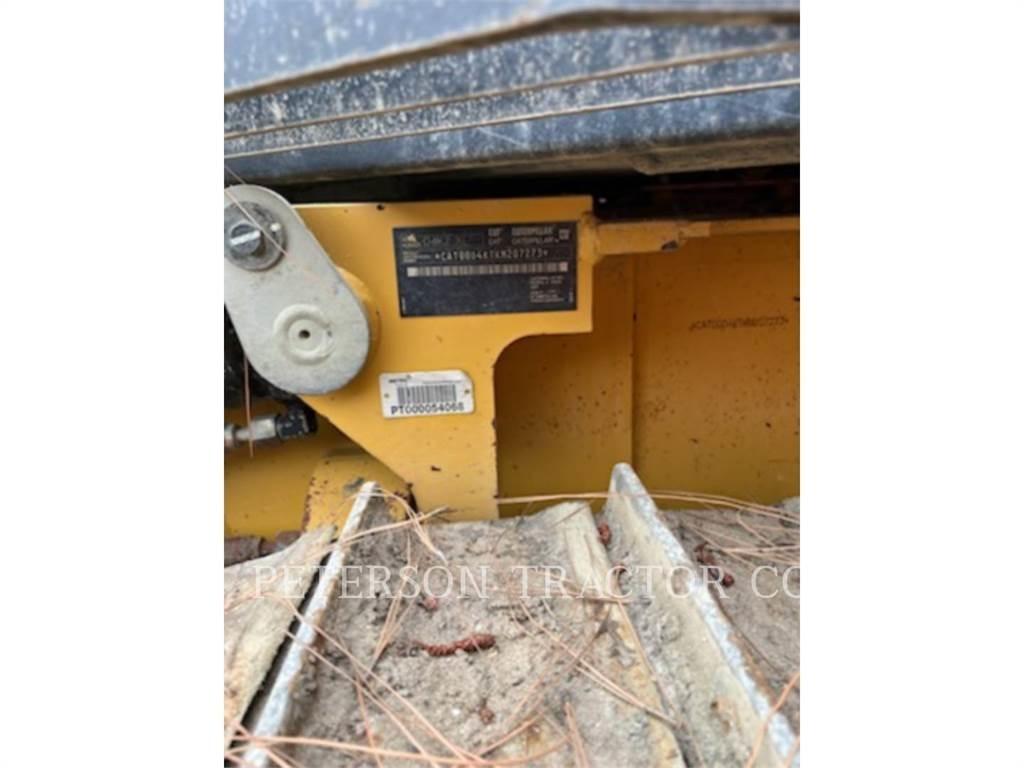 CAT D4 Kāpurķēžu buldozeri