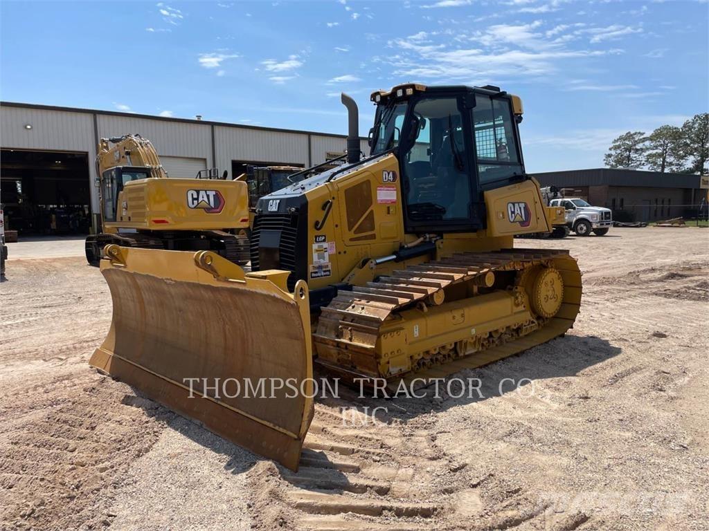 CAT D4 Kāpurķēžu buldozeri