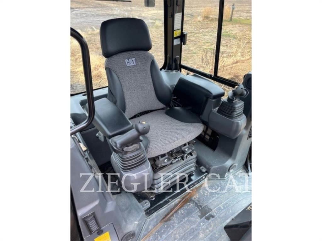 CAT D4 Kāpurķēžu buldozeri