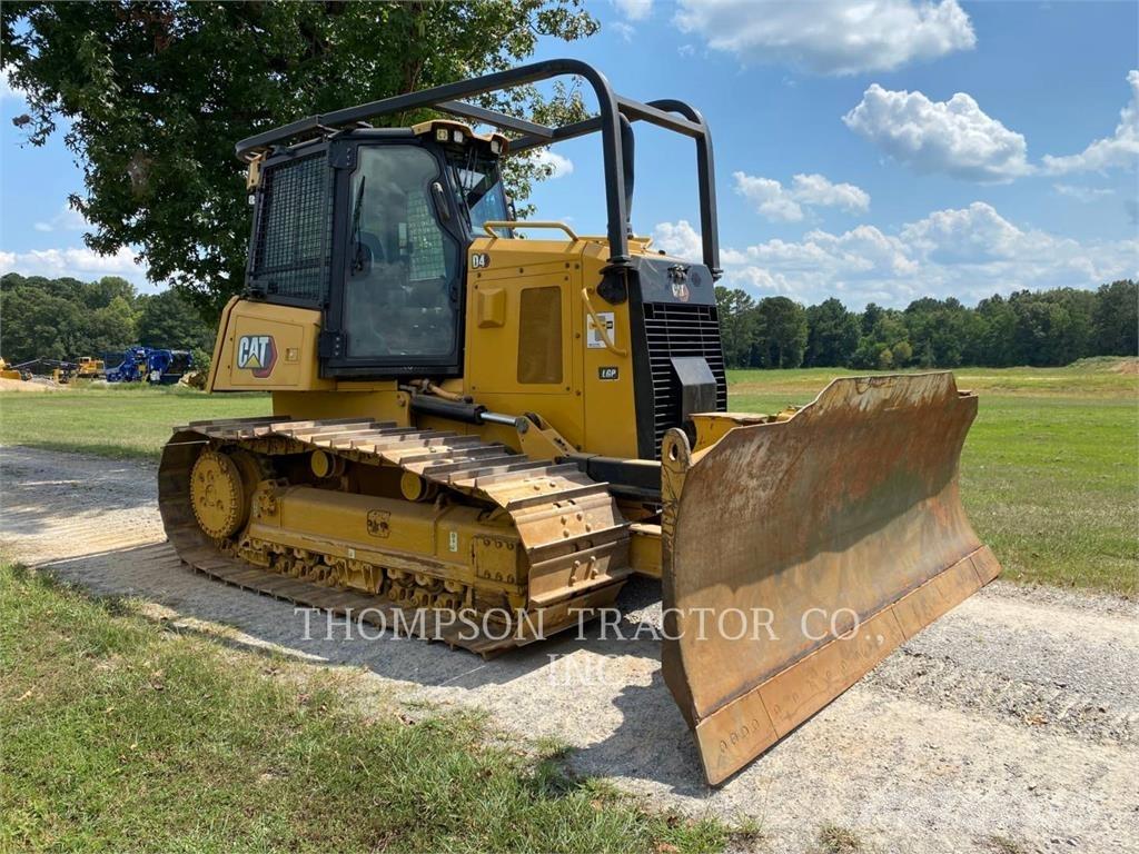 CAT D4 Kāpurķēžu buldozeri