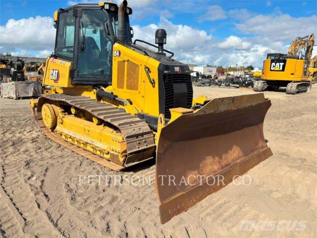 CAT D4 Kāpurķēžu buldozeri