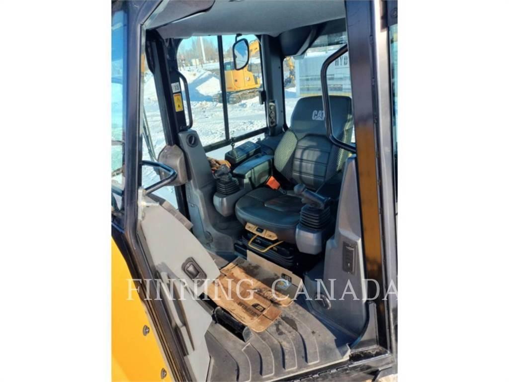 CAT D4-16 Kāpurķēžu buldozeri