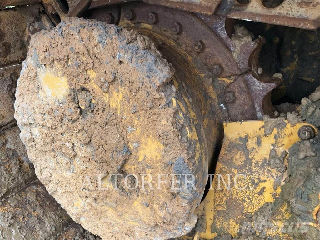 CAT D4 LGP 3D Kāpurķēžu buldozeri