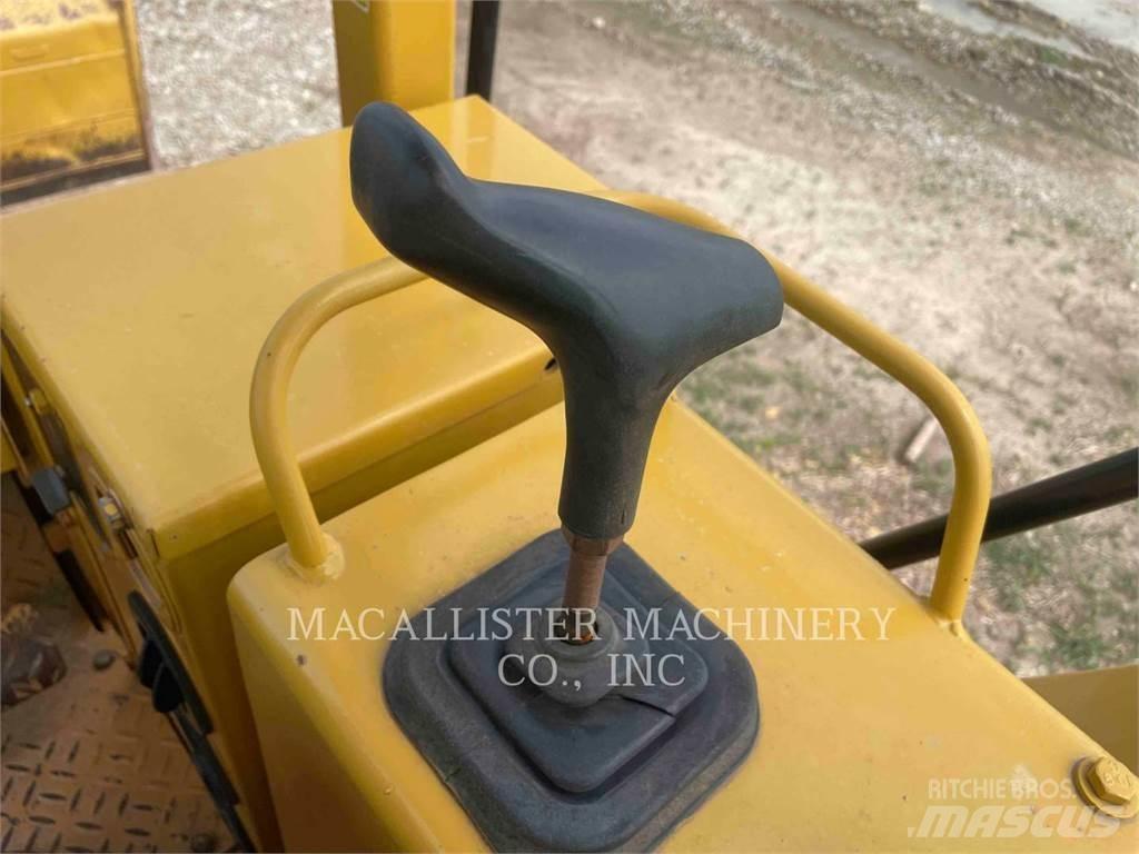 CAT D4C Kāpurķēžu buldozeri