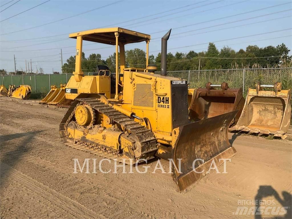 CAT D4H Kāpurķēžu buldozeri