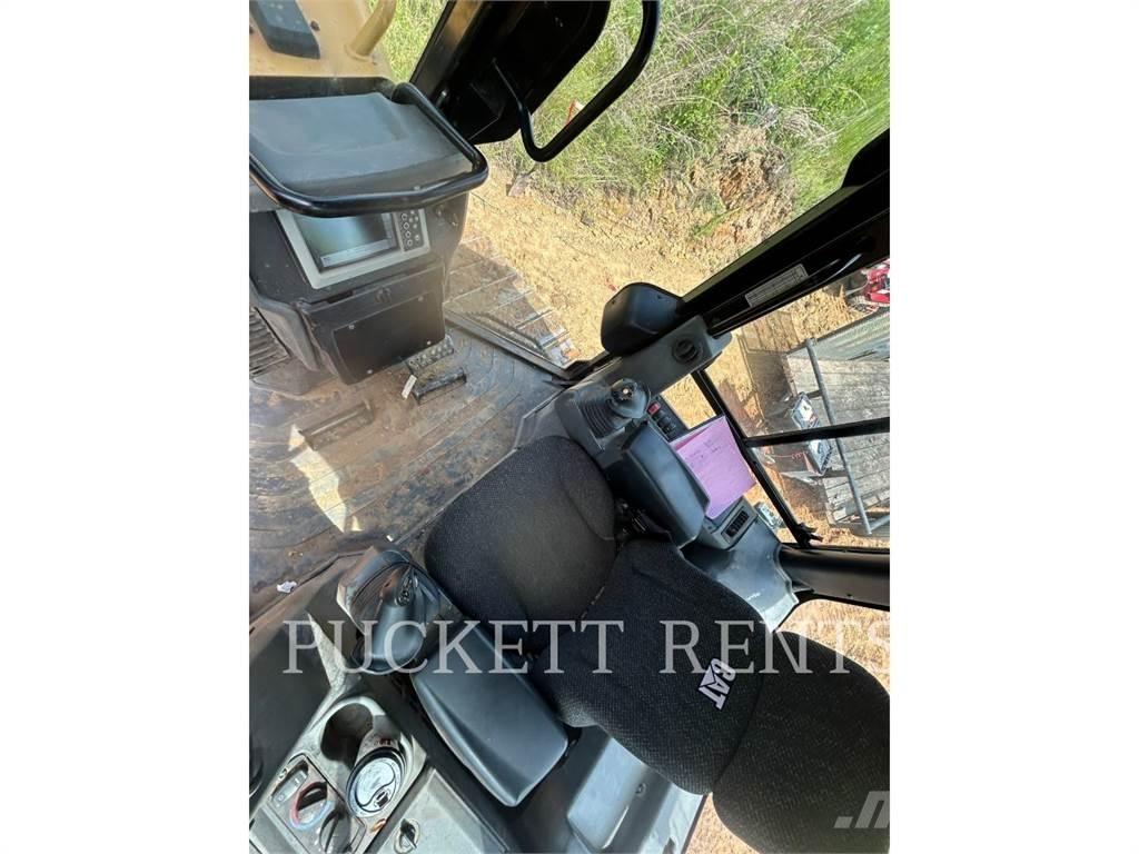 CAT D4K2LGP Kāpurķēžu buldozeri
