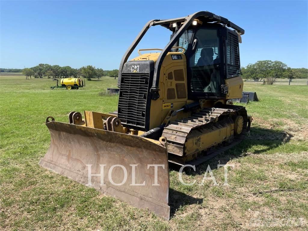 CAT D4K2XL Kāpurķēžu buldozeri