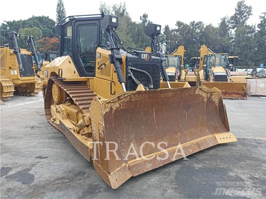CAT D5 Kāpurķēžu buldozeri