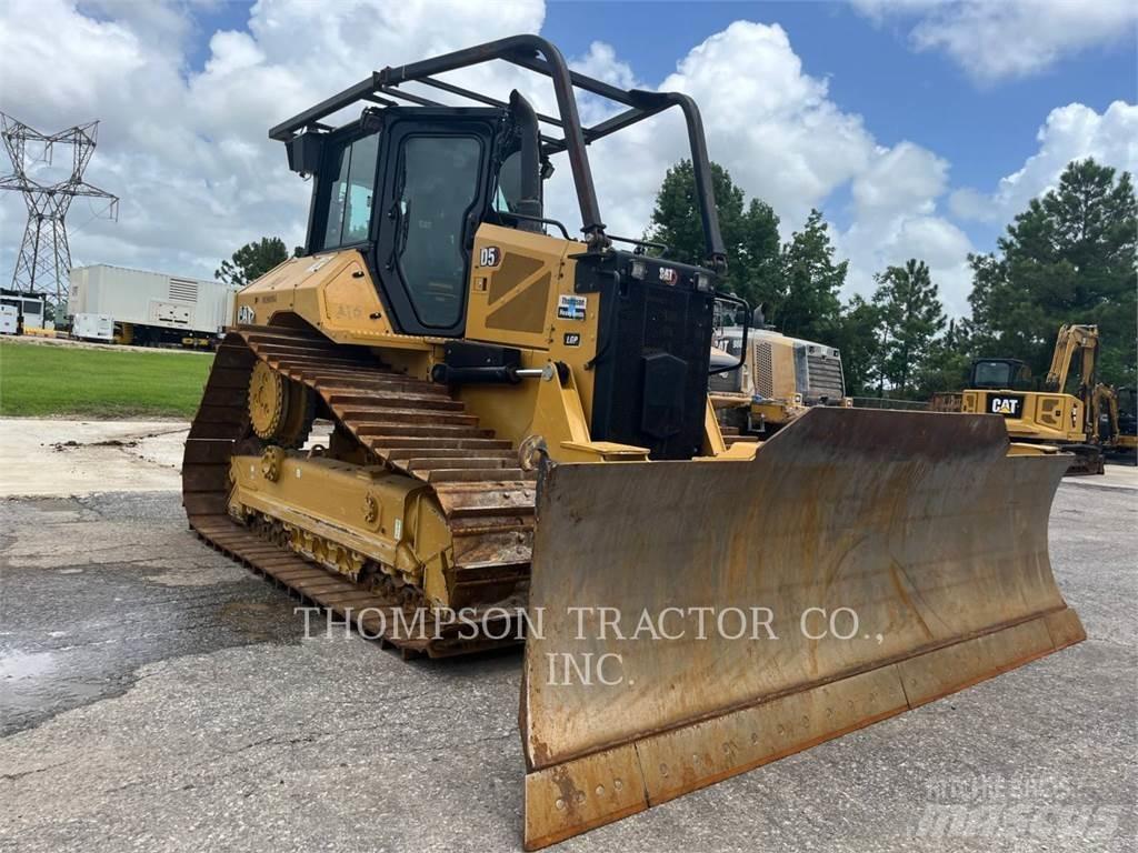 CAT D5 Kāpurķēžu buldozeri