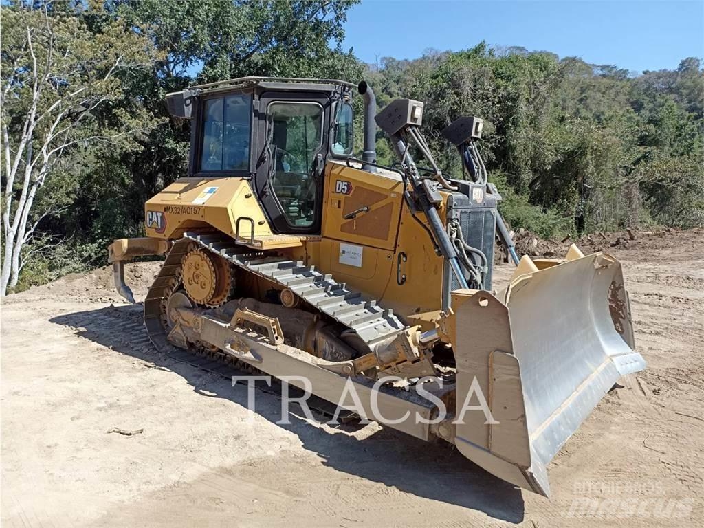 CAT D5 Kāpurķēžu buldozeri