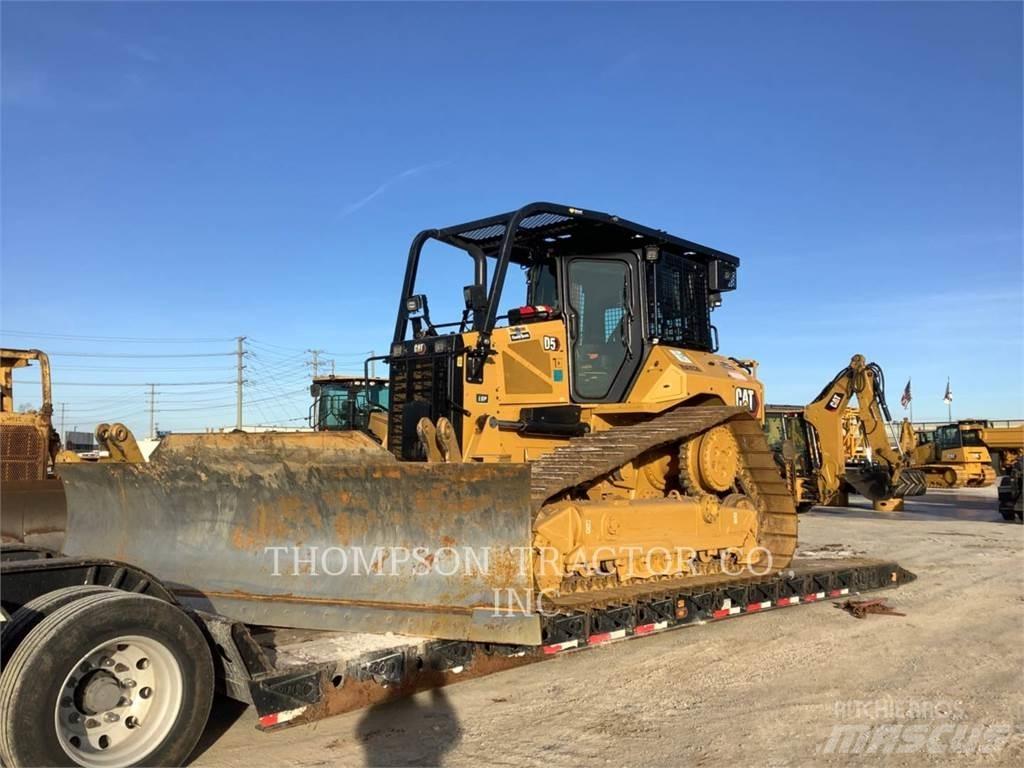 CAT D5 Kāpurķēžu buldozeri