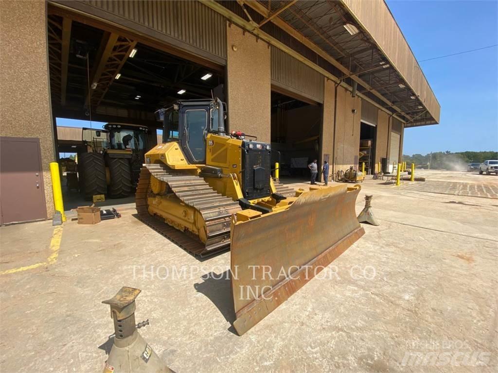 CAT D5 Kāpurķēžu buldozeri