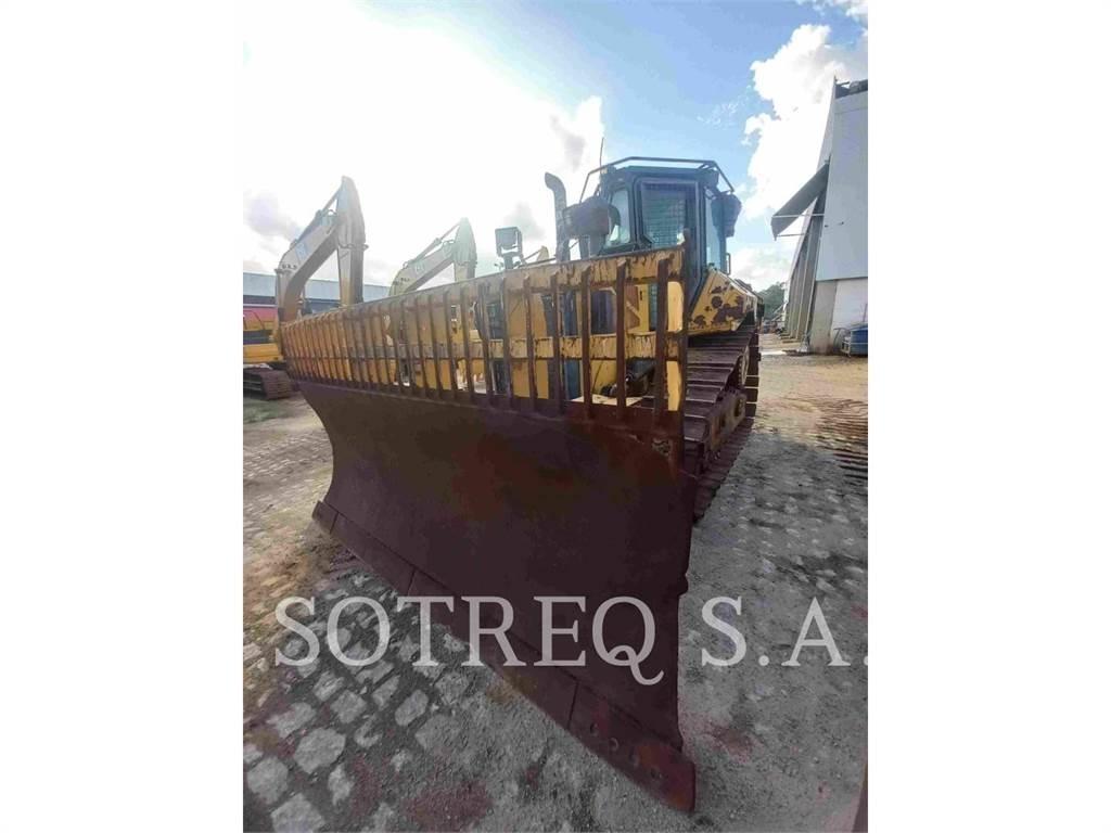 CAT D5 Kāpurķēžu buldozeri