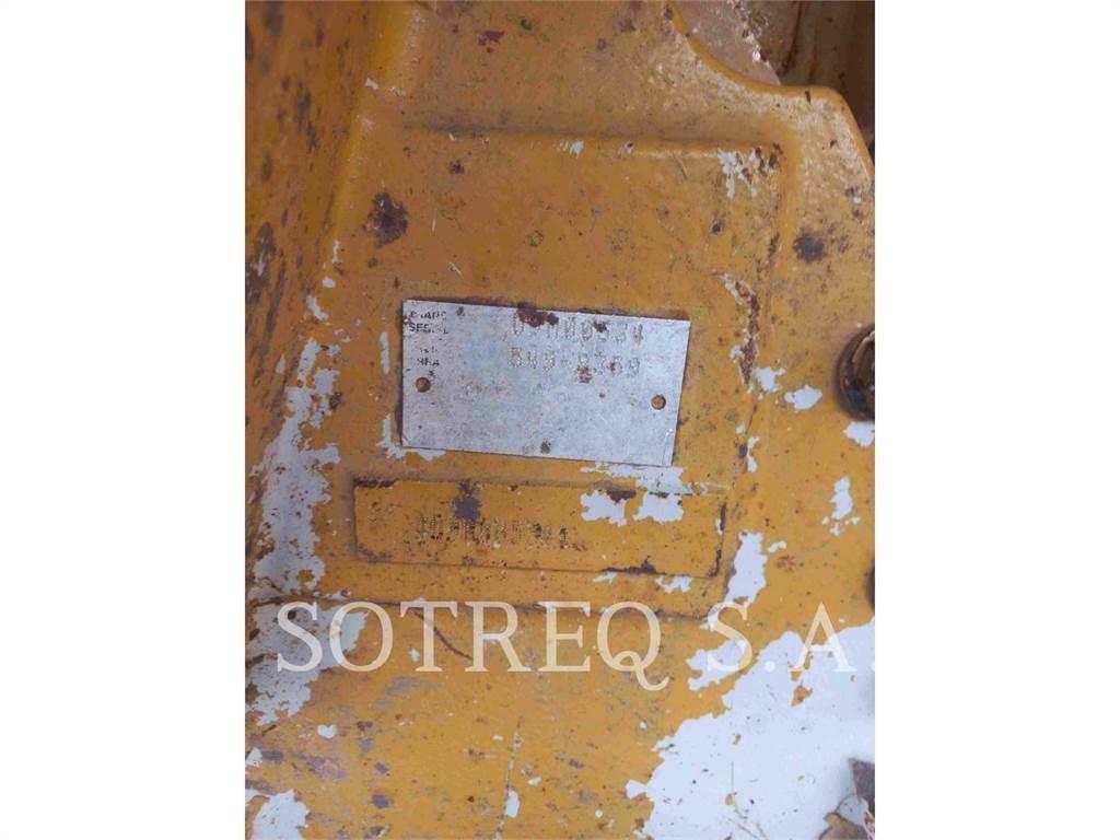 CAT D5 Kāpurķēžu buldozeri