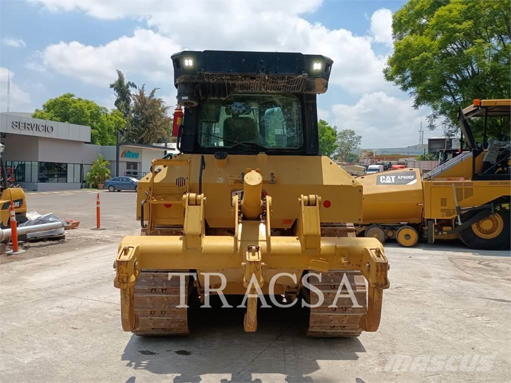 CAT D5 Kāpurķēžu buldozeri