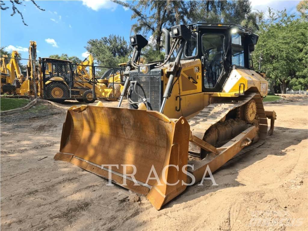 CAT D5 Kāpurķēžu buldozeri