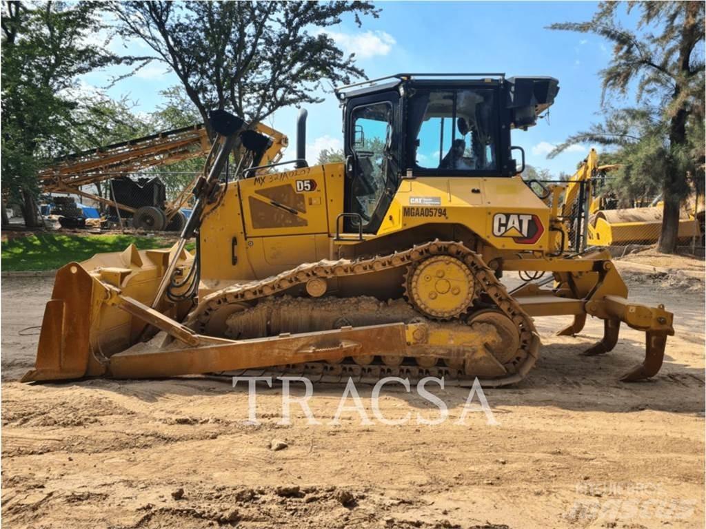 CAT D5 Kāpurķēžu buldozeri